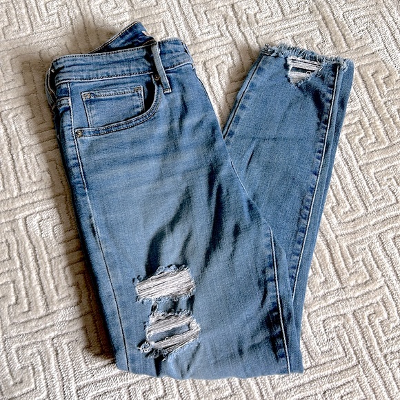 Levis Ripped Skinny Jeans - Picture 2 of 12